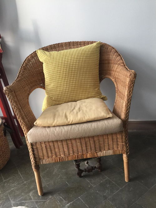 1米4餐桌 宜家臺燈 落地燈 藤椅